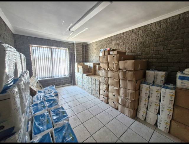 652M² WAREHOUSE TO LET IN OKAVANGO PARK
